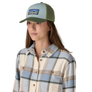 Gorro P-6 Logo Lopro Trucker Azul Patagonia