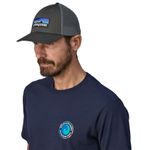 Gorro-P-6-Logo-Lopro-Trucker-Gris-Patagonia