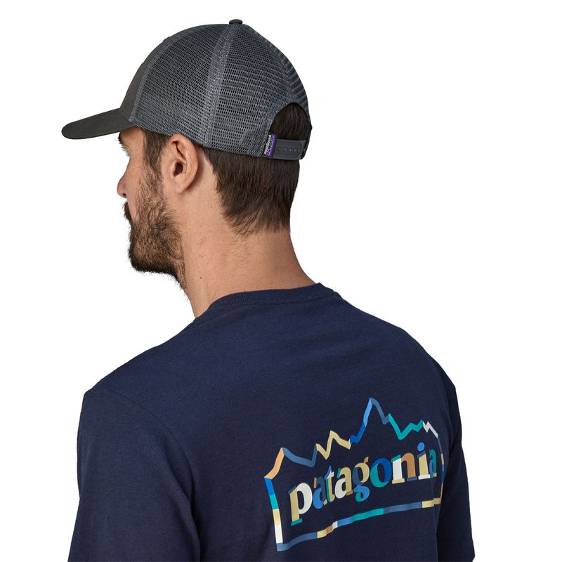 Gorro-P-6-Logo-Lopro-Trucker-Gris-Patagonia