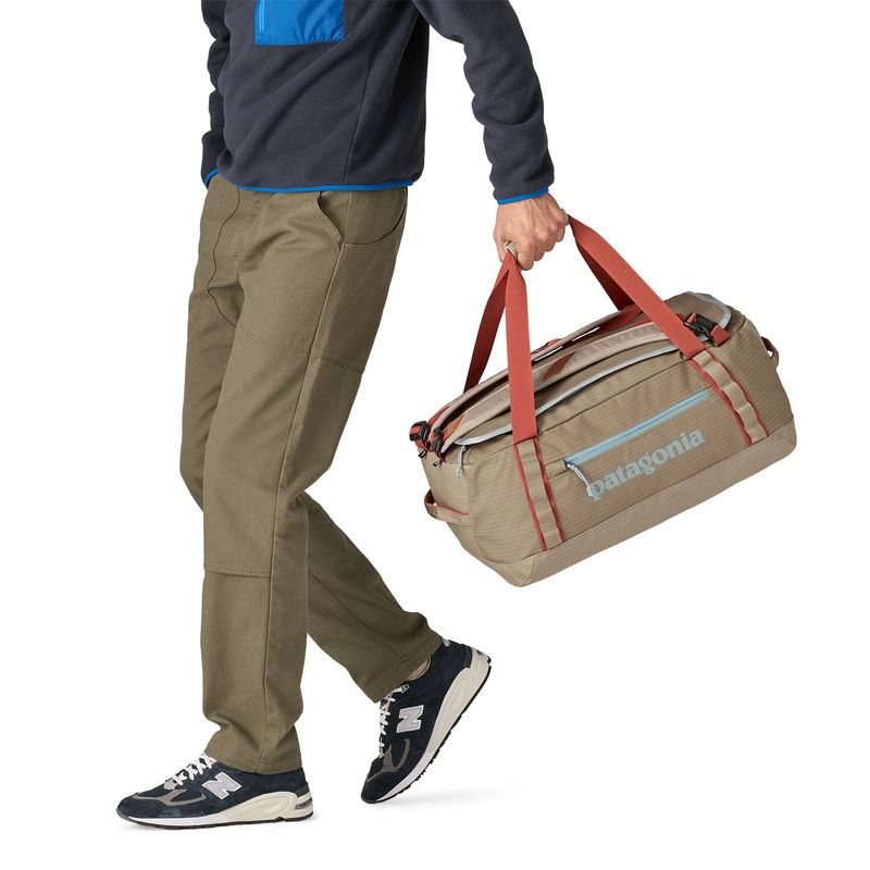 Maletin-Black-Hole-Duffel-40L-Gris-Patagonia
